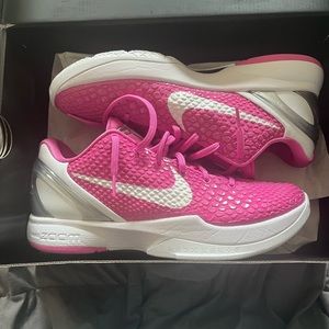 Kobe 6 Protro Size 9 in men/10.5 women